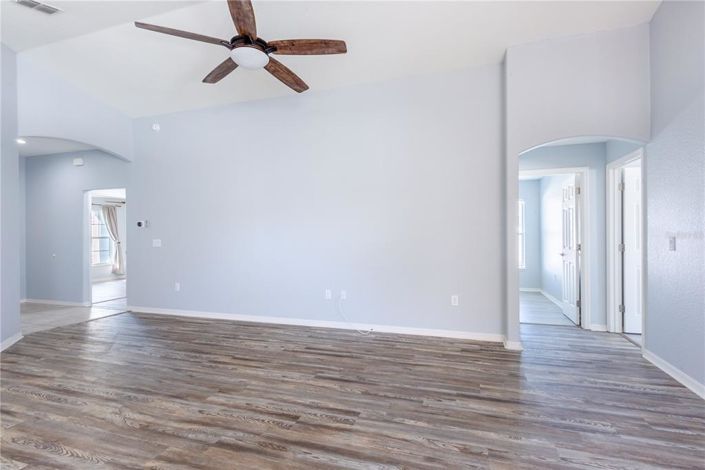 Image No.13-4 Bed Property for sale