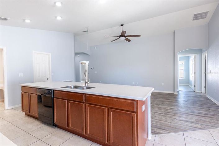 Image No.15-4 Bed Property for sale