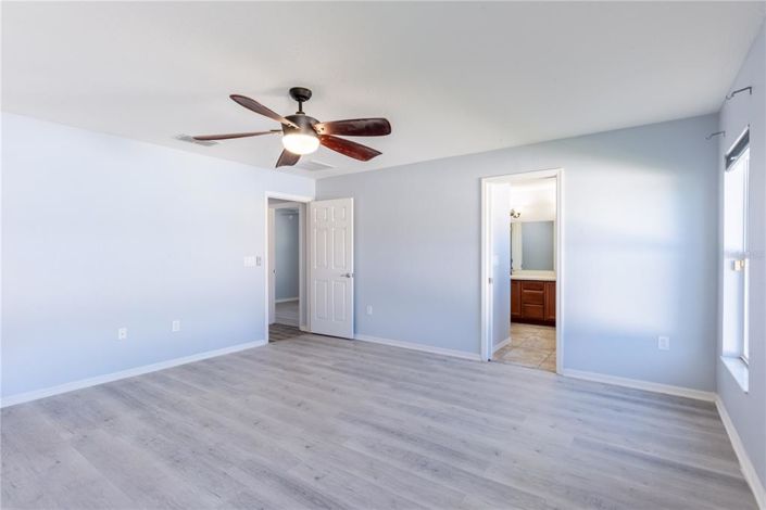 Image No.24-4 Bed Property for sale