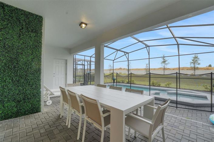 Image No.22-6 Bed Property for sale