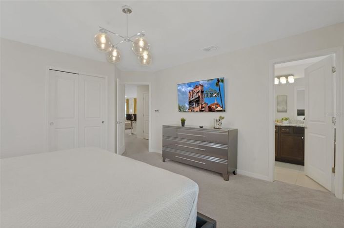 Image No.33-6 Bed Property for sale