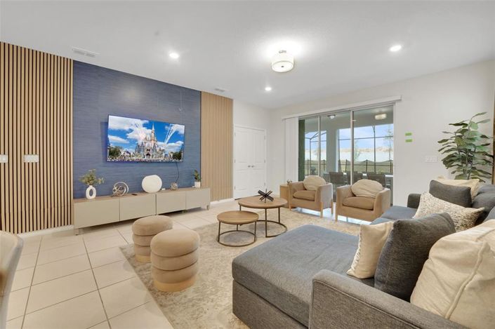 Image No.4-6 Bed Property for sale