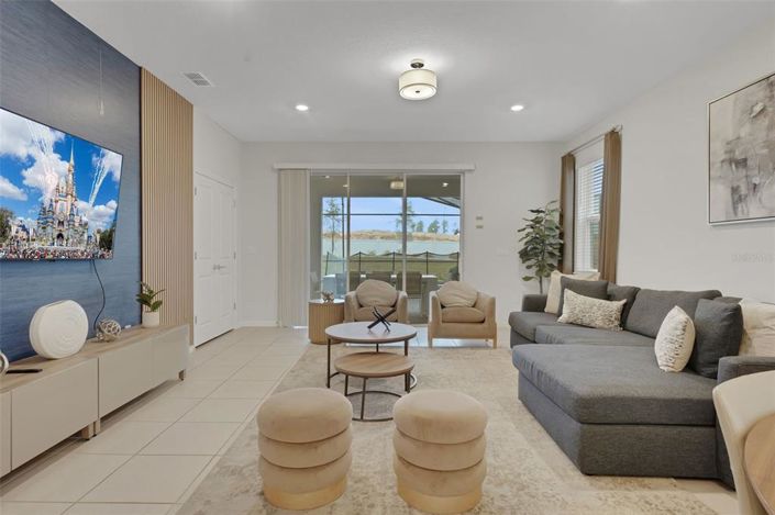 Image No.6-6 Bed Property for sale