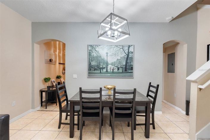 Image No.18-4 Bed Townhouse for sale