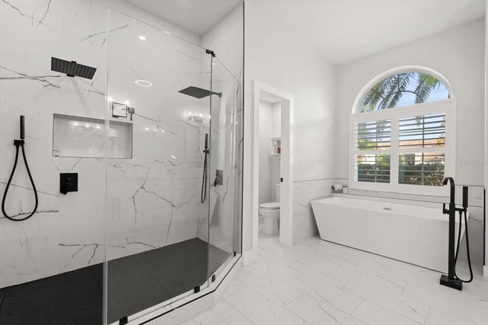 Image No.19-5 Bed Property for sale