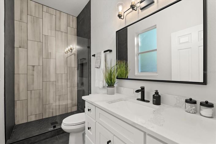 Image No.24-5 Bed Property for sale