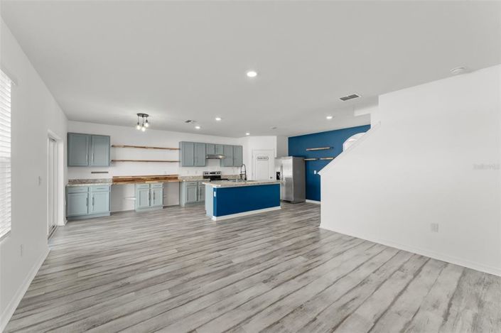 Image No.13-5 Bed Property for sale