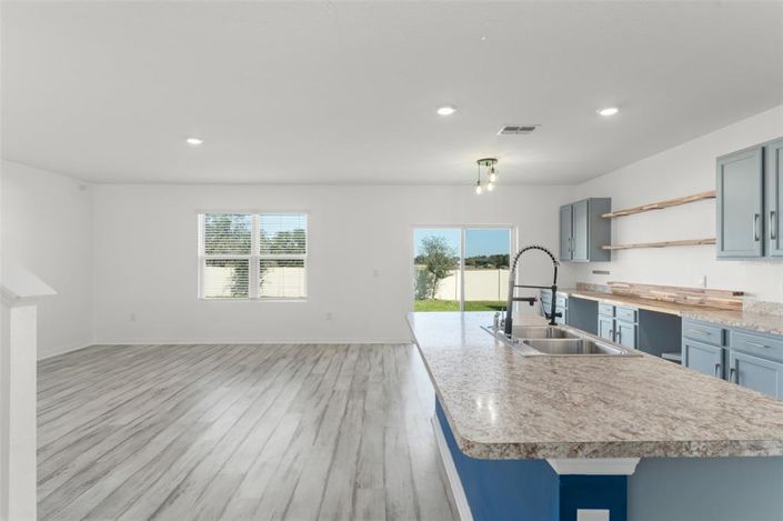 Image No.6-5 Bed Property for sale