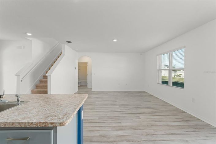 Image No.9-5 Bed Property for sale