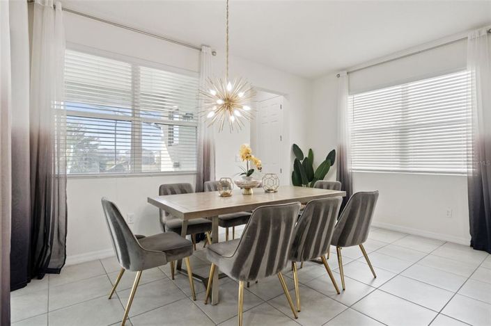 Image No.11-6 Bed Property for sale