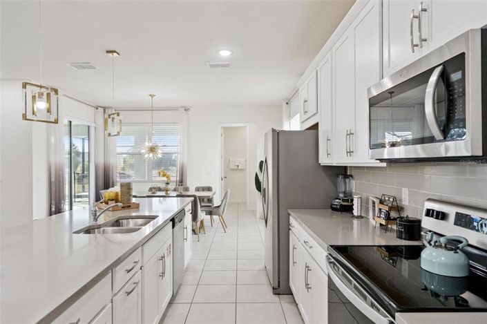 Image No.14-6 Bed Property for sale