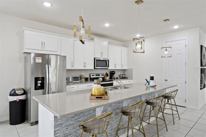 Image No.15-6 Bed Property for sale