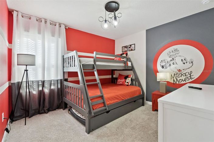 Image No.27-6 Bed Property for sale