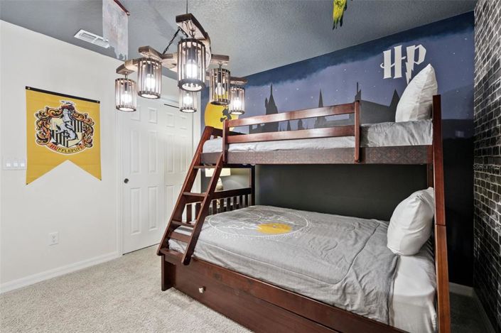 Image No.30-6 Bed Property for sale