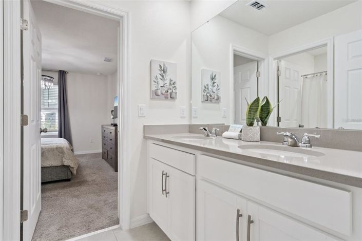 Image No.35-6 Bed Property for sale