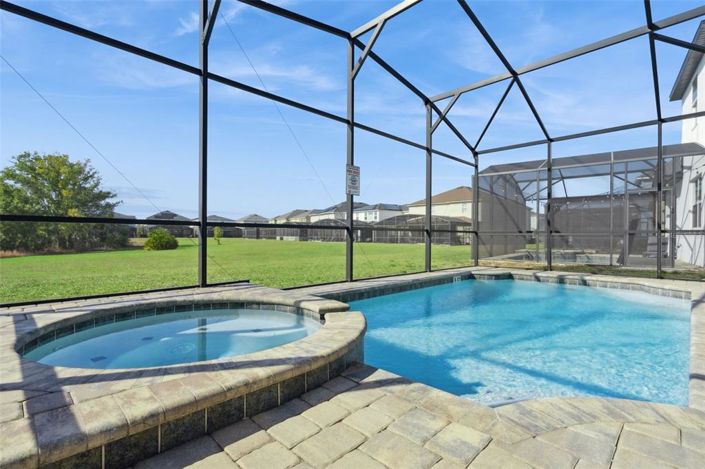 Image No.47-6 Bed Property for sale