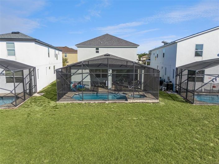 Image No.50-6 Bed Property for sale