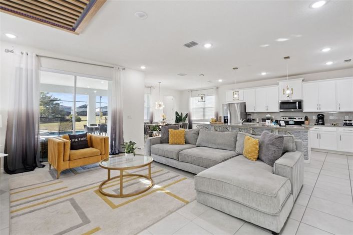 Image No.9-6 Bed Property for sale