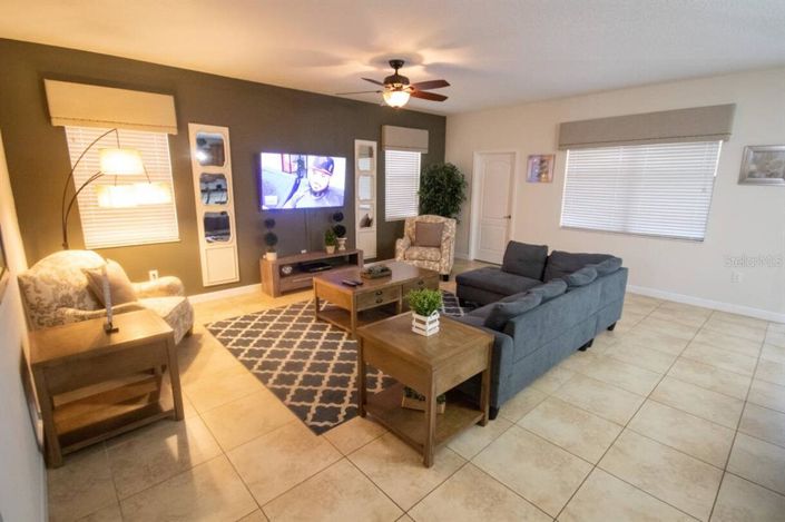 Image No.4-6 Bed Property for sale