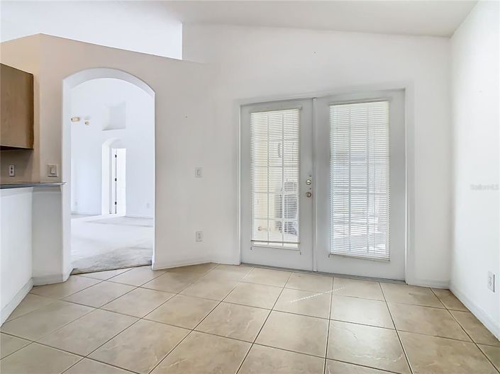 Image No.12-5 Bed Property for sale