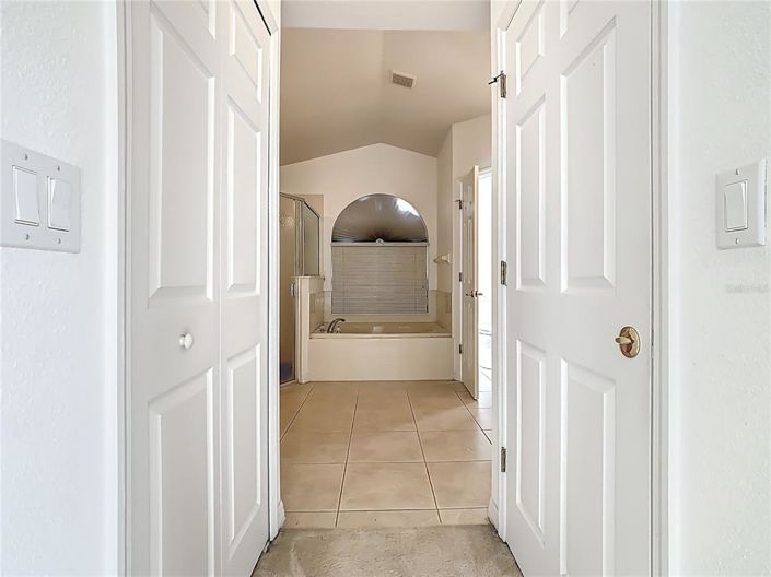 Image No.20-5 Bed Property for sale