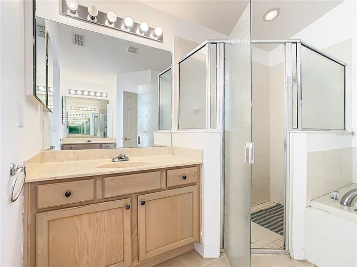 Image No.23-5 Bed Property for sale