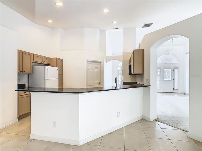 Image No.5-5 Bed Property for sale