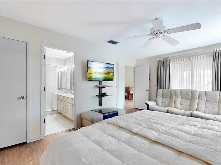 Image No.19-2 Bed Townhouse for sale