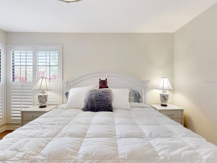 Image No.23-2 Bed Townhouse for sale