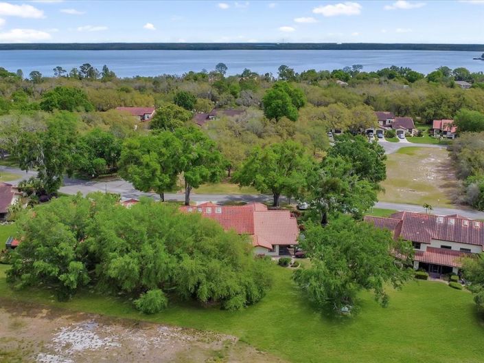 Image No.30-2 Bed Townhouse for sale