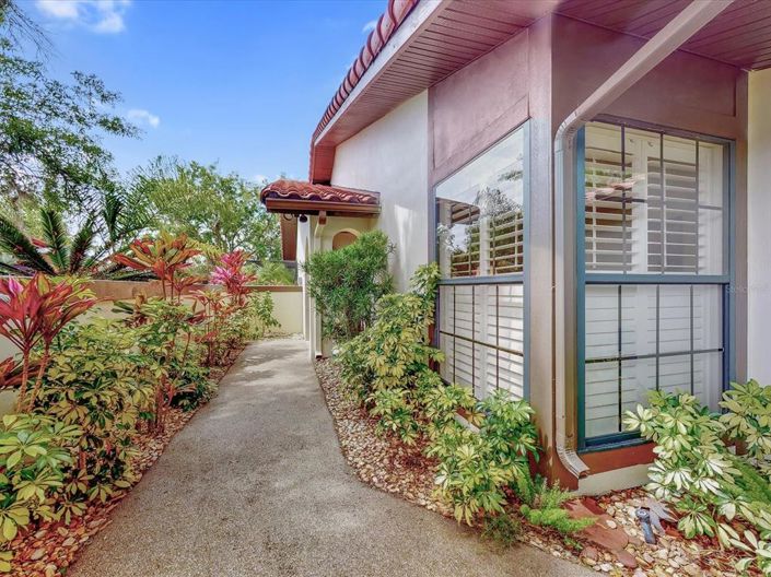 Image No.4-2 Bed Townhouse for sale