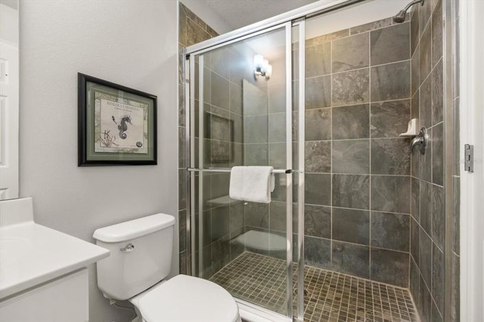 Image No.21-6 Bed Property for sale