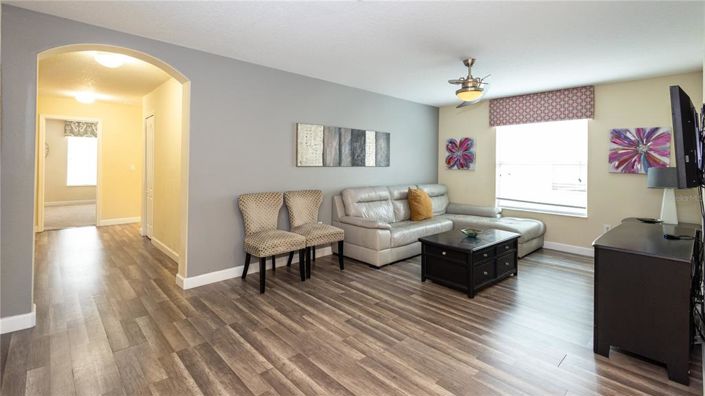 Image No.21-6 Bed Property for sale