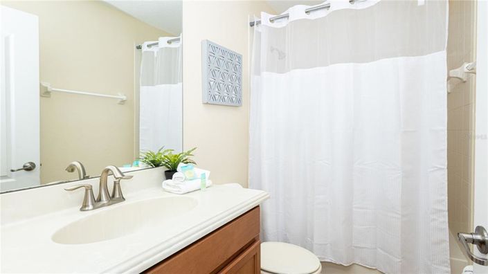 Image No.30-6 Bed Property for sale