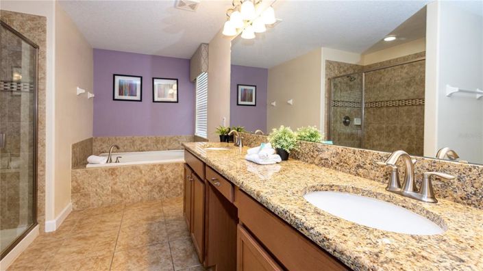 Image No.35-6 Bed Property for sale