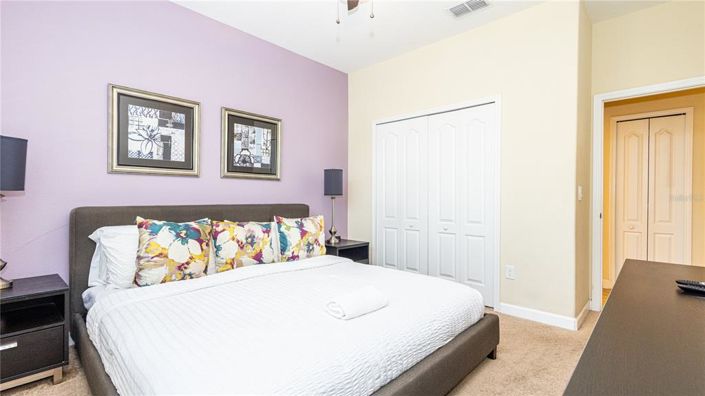 Image No.40-6 Bed Property for sale