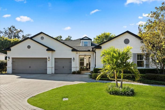 Image No.1-5 Bed Property for sale