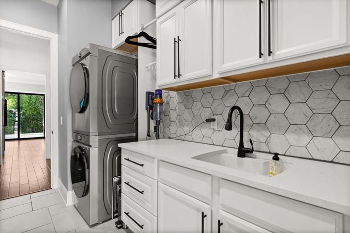 Image No.29-5 Bed Property for sale