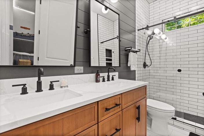 Image No.34-5 Bed Property for sale