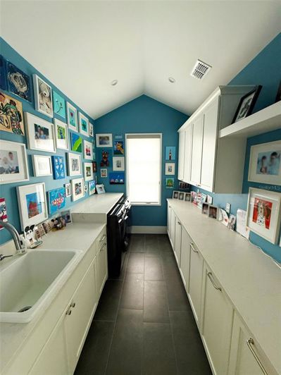 Image No.33-5 Bed Property for sale