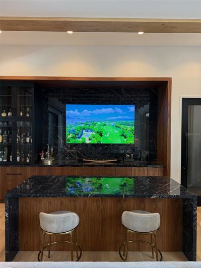 Image No.5-5 Bed Property for sale