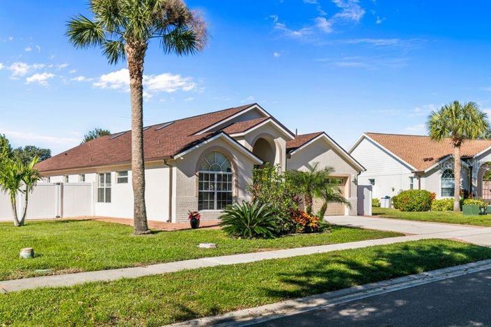 Image No.26-5 Bed Property for sale