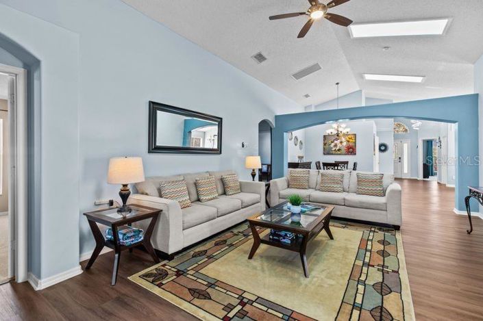 Image No.3-5 Bed Property for sale