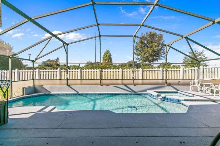 Image No.5-5 Bed Property for sale