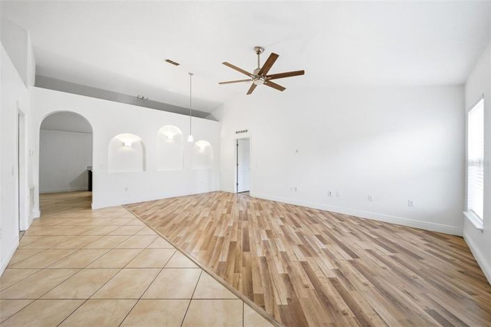 Image No.3-Propriété de 4 chambres à vendre à Kissimmee