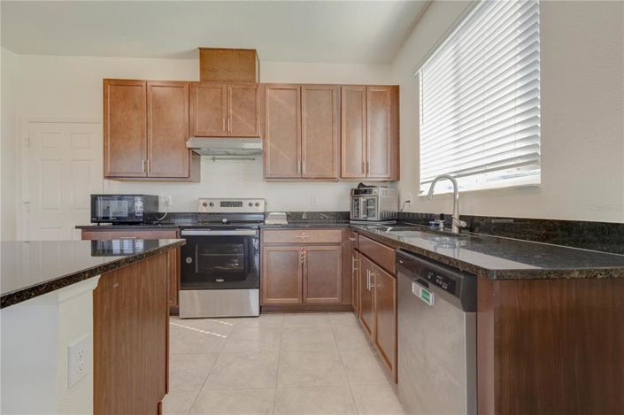 Image No.11-4 Bed Property for sale