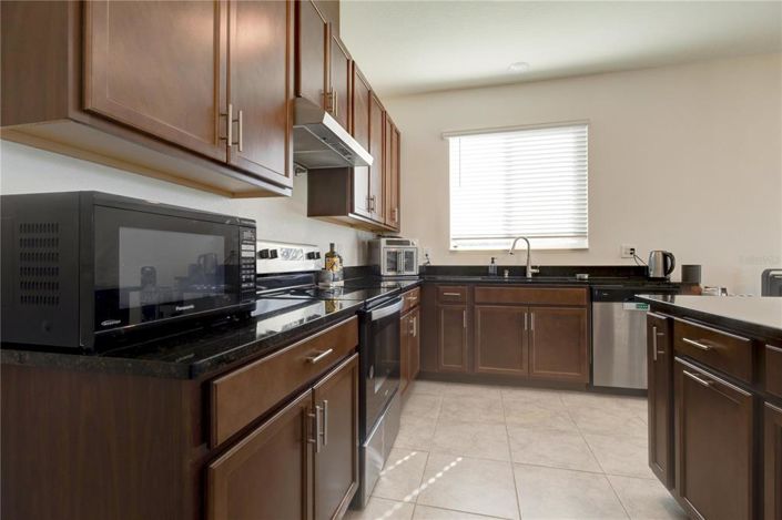 Image No.12-4 Bed Property for sale