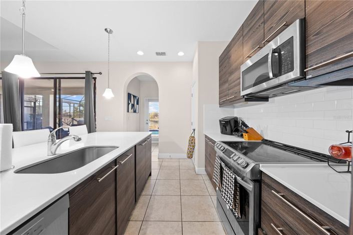 Image No.12-4 Bed Property for sale