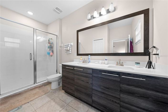 Image No.20-4 Bed Property for sale