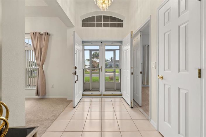 Image No.2-4 Bed Property for sale